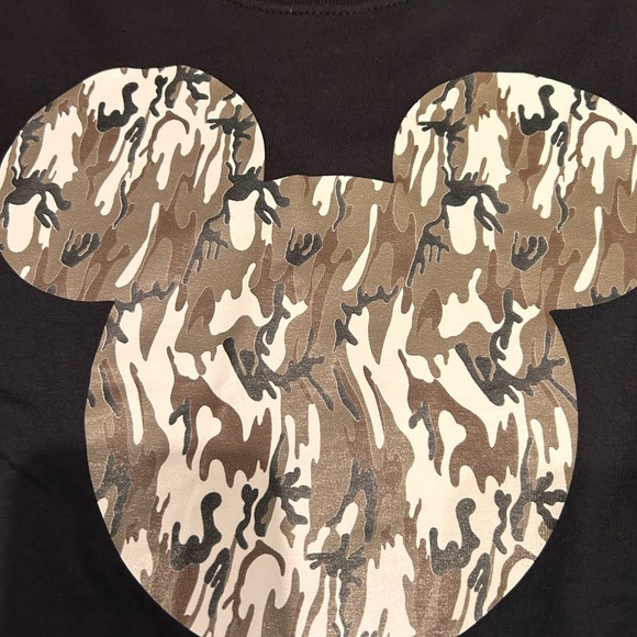 Men's XL casual vacation Black Tee with Camouflage Graphic Mickey - Picture 2 of 2